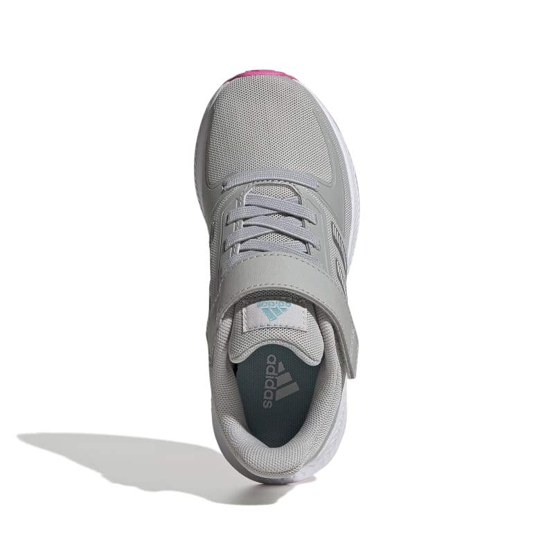 נעלי ספורט אדידס לילדים Adidas Runfalcon 3.0 נעלי ספורט אדידס לילדים צבע אפור בהיר סוליה ורודה עם סקוטש Adidas Runfalcon 3.0